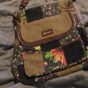 Sac roots purse